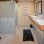 בית נופש Stunning In With Heated Swimming Pool