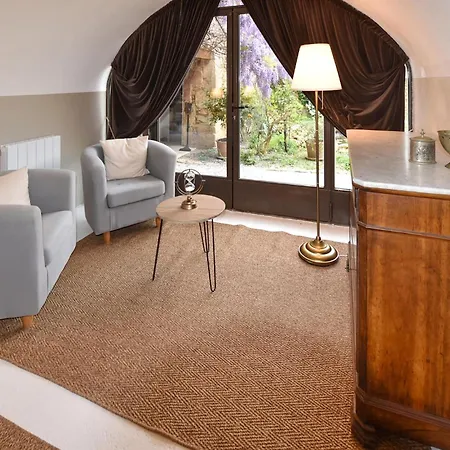 Stunning In With Private Swimming Pool, Be Inside Or Outside