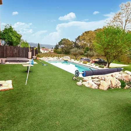 Stunning In With Private Swimming Pool, Be Inside Or Outside Holiday home *